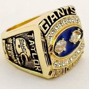 New York Giants Championship Ring... Fast shipping from USA